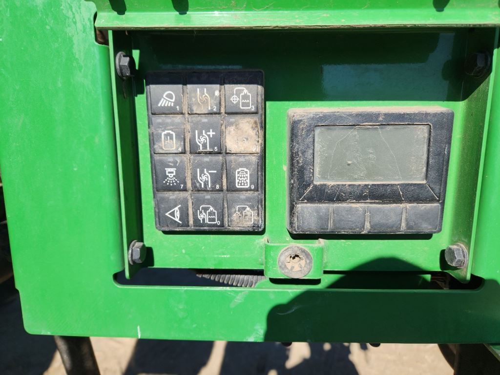 2020 John Deere R4038 Self-Propelled Sprayer