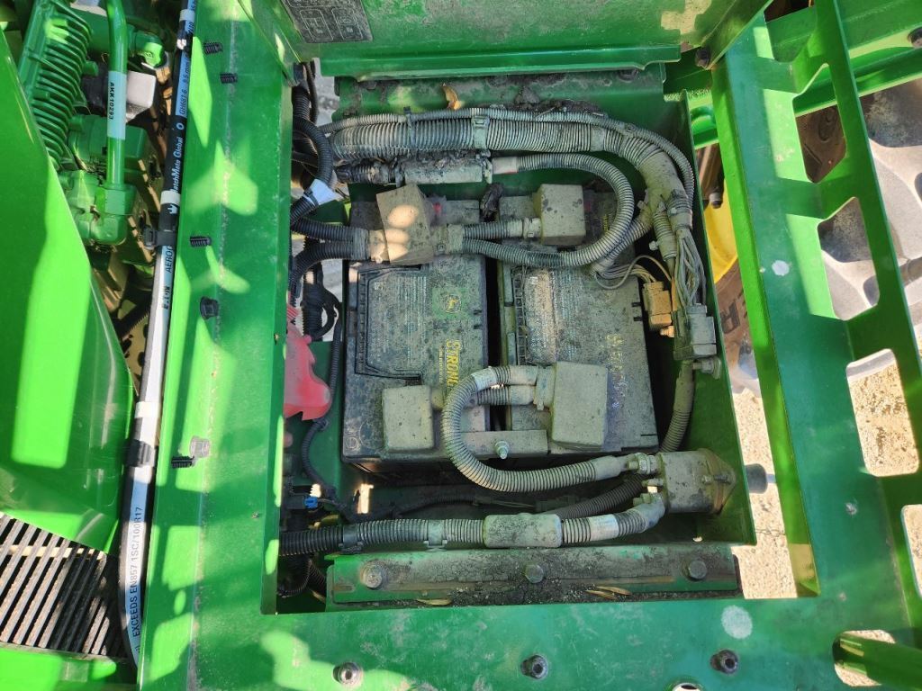 2020 John Deere R4038 Self-Propelled Sprayer