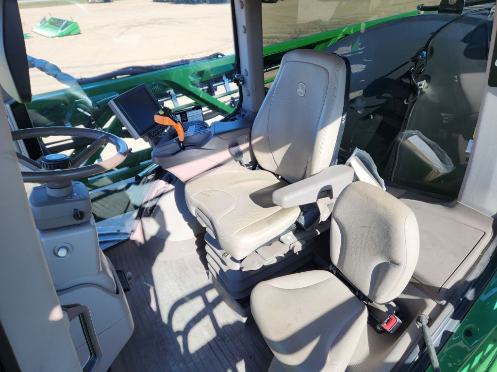 2020 John Deere R4038 Self-Propelled Sprayer
