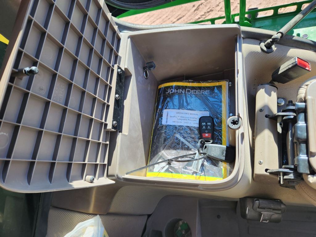 2020 John Deere R4038 Self-Propelled Sprayer