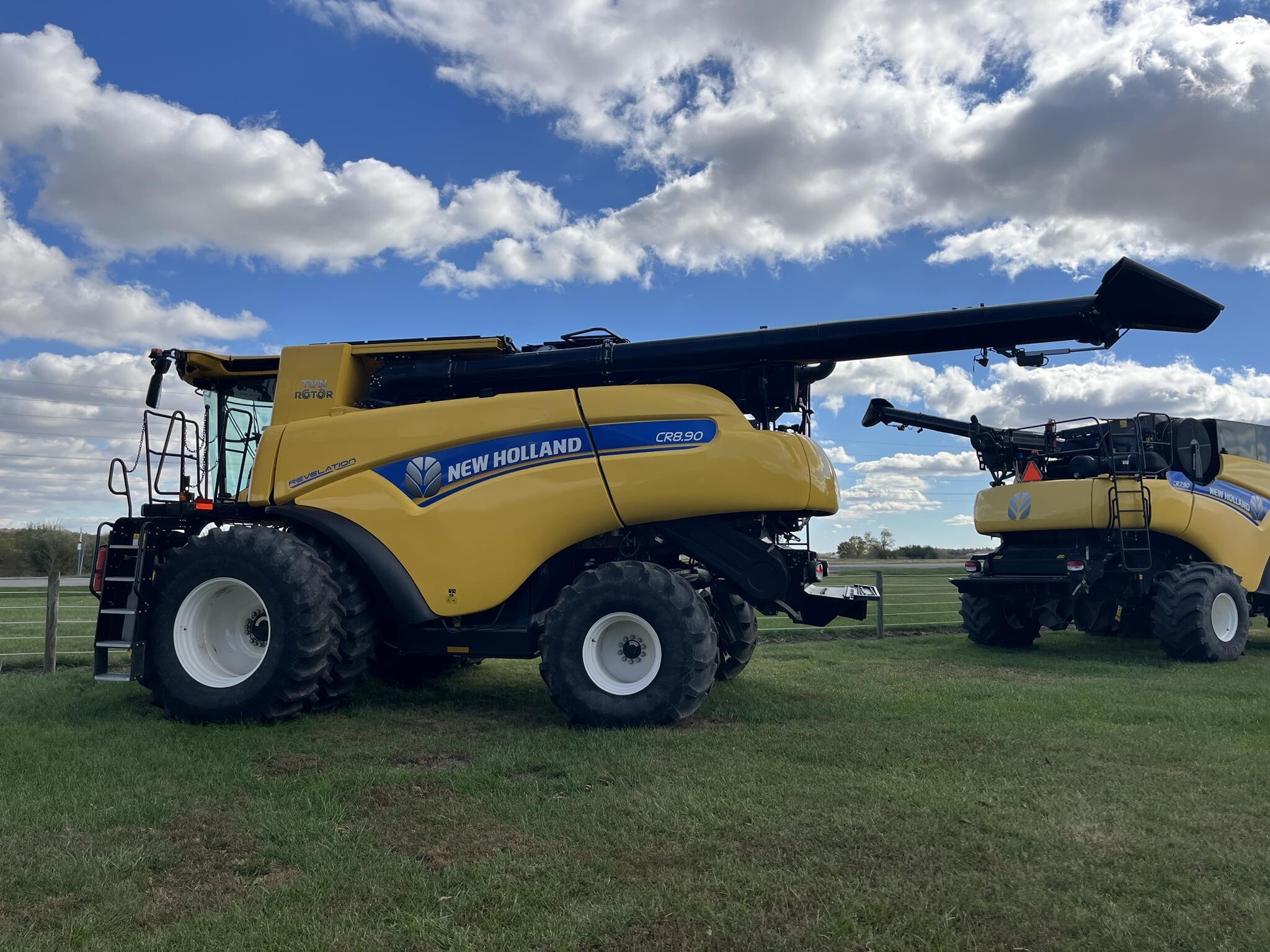 2018 New Holland CR8.90 Combine