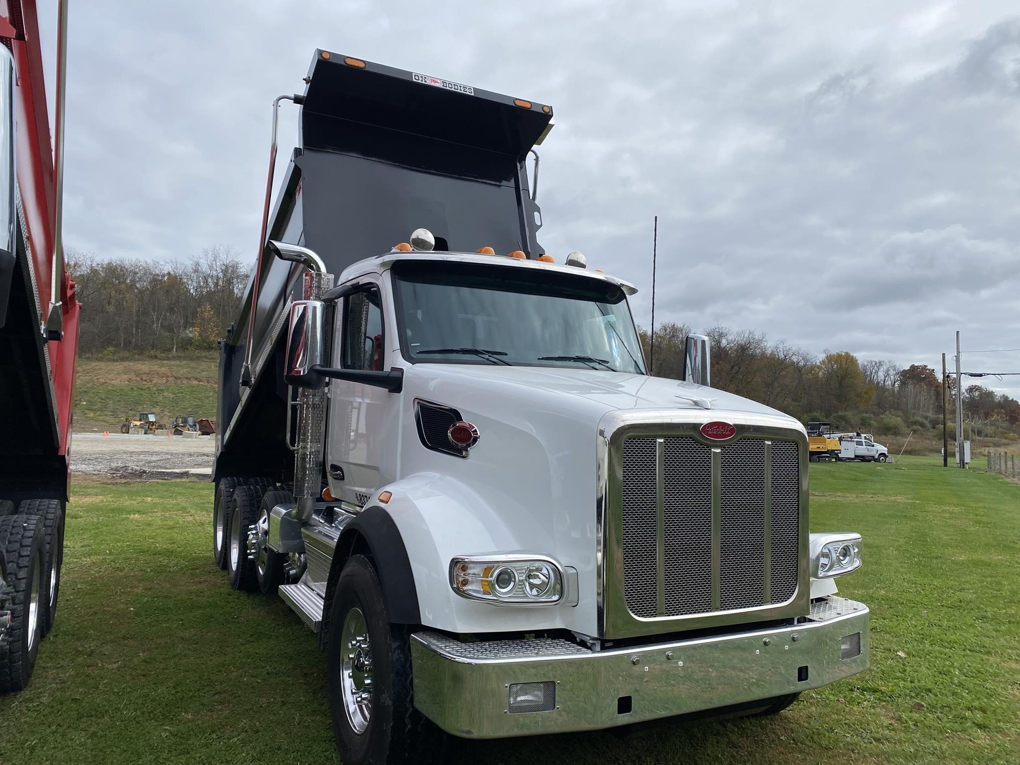 2026 Peterbilt 567 Semi Trucks/Trailer