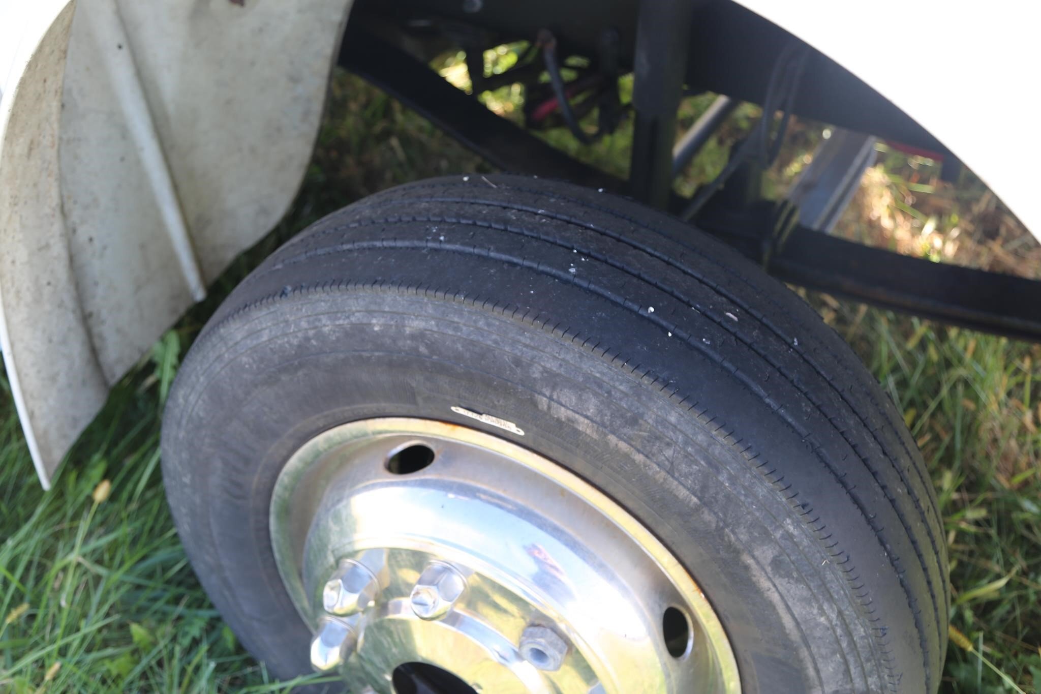 2010 Freightliner BUSINESS CLASS M2 106 Semi Trucks/Trailer