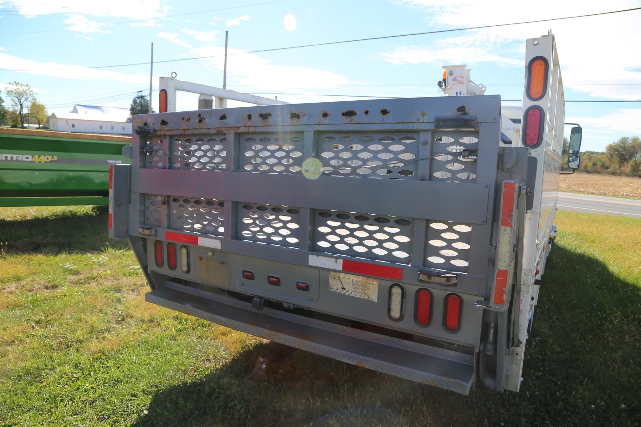 2010 Freightliner BUSINESS CLASS M2 106 Semi Trucks/Trailer