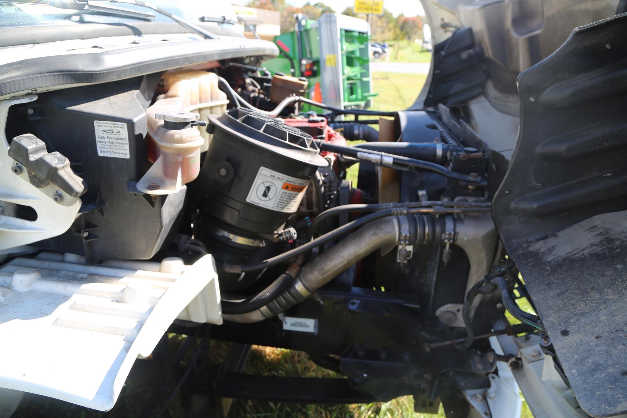 2010 Freightliner BUSINESS CLASS M2 106 Semi Trucks/Trailer