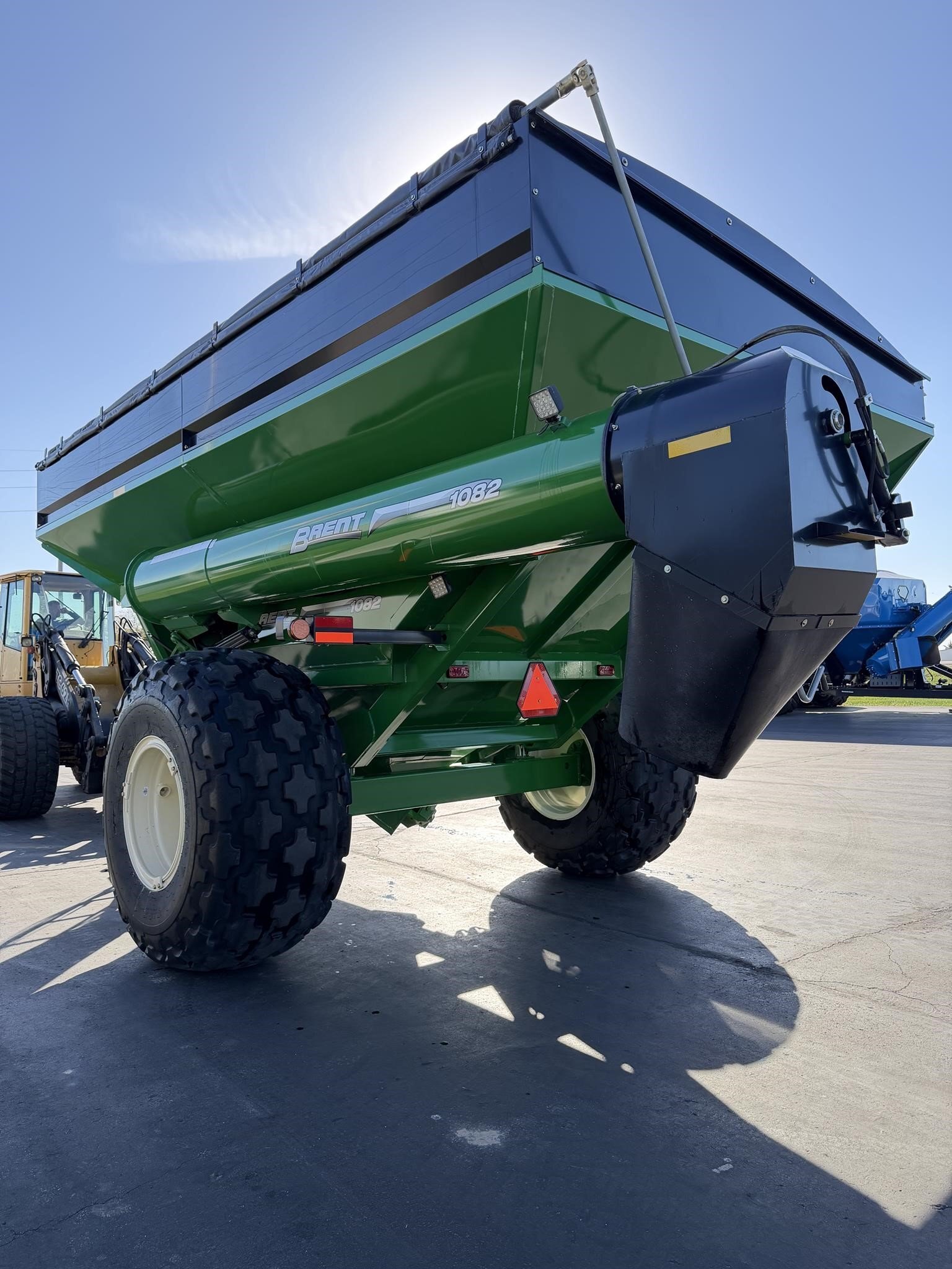 2015 Brent 1082 Grain Cart