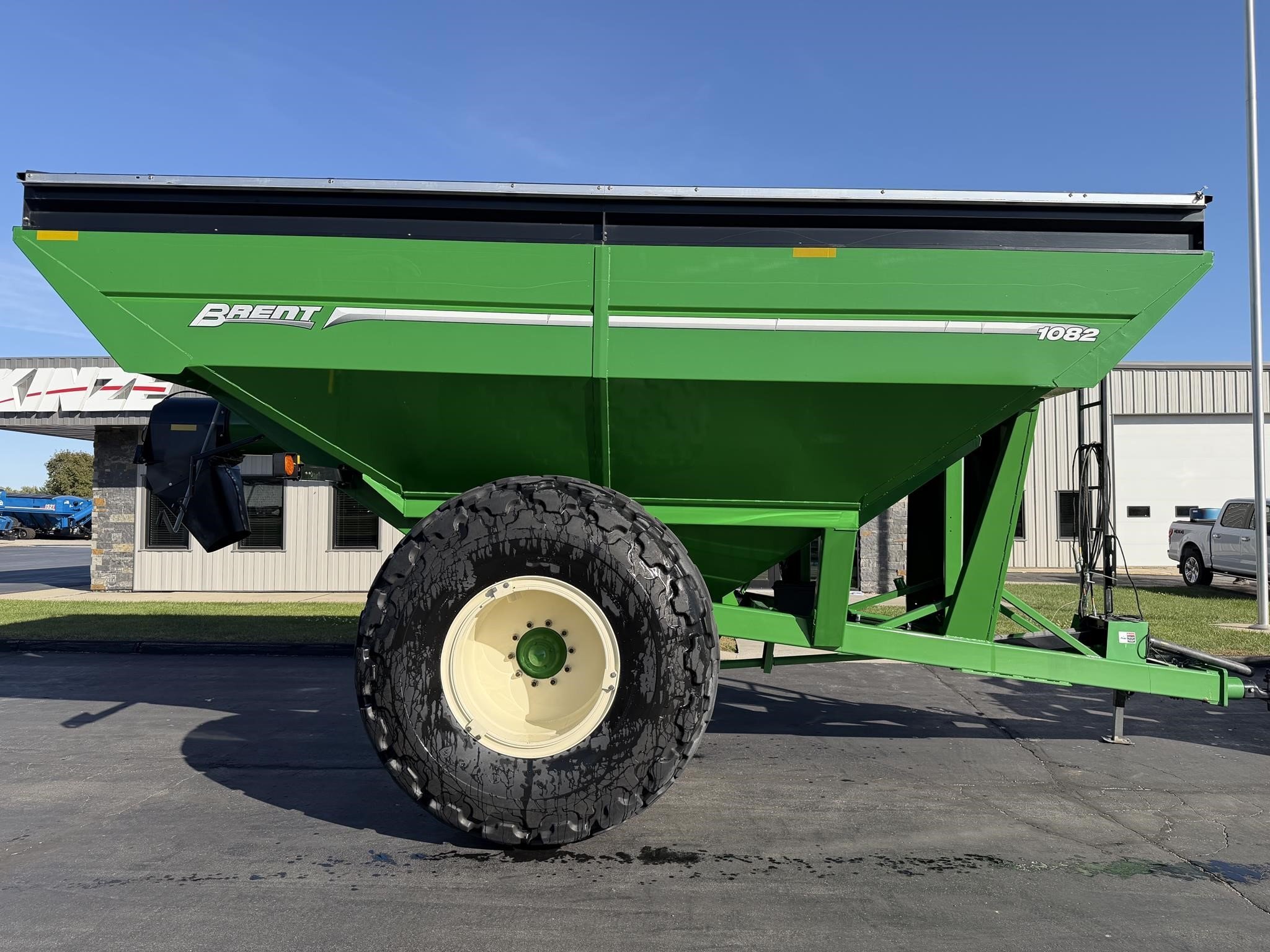 2015 Brent 1082 Grain Cart