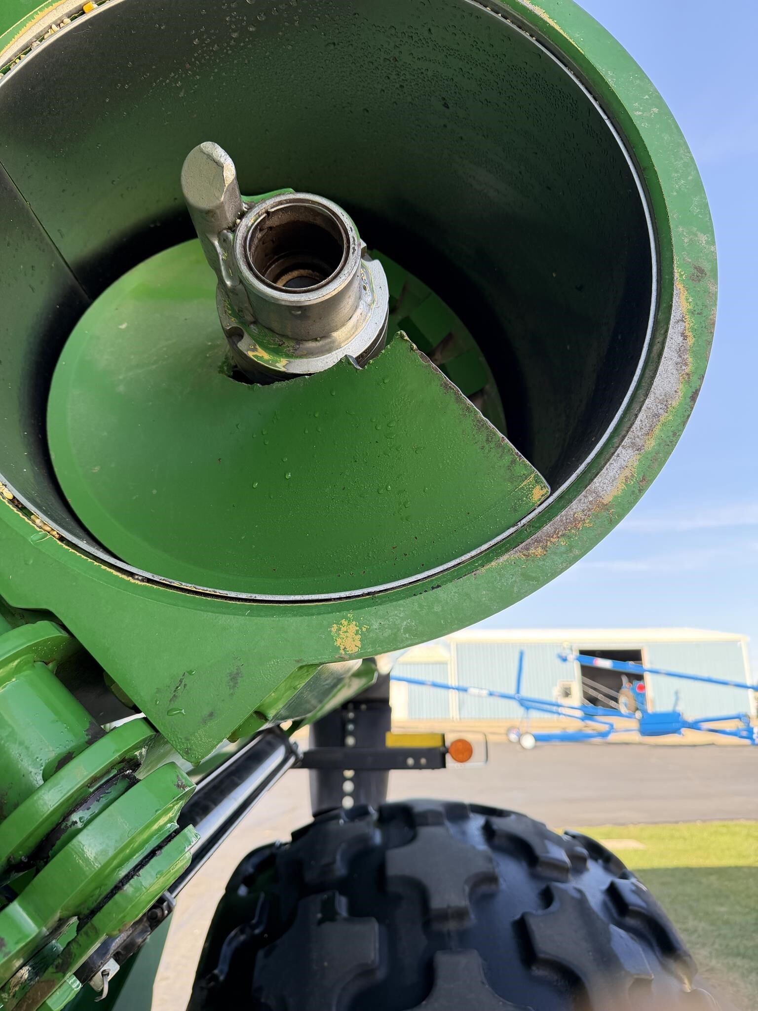 2015 Brent 1082 Grain Cart