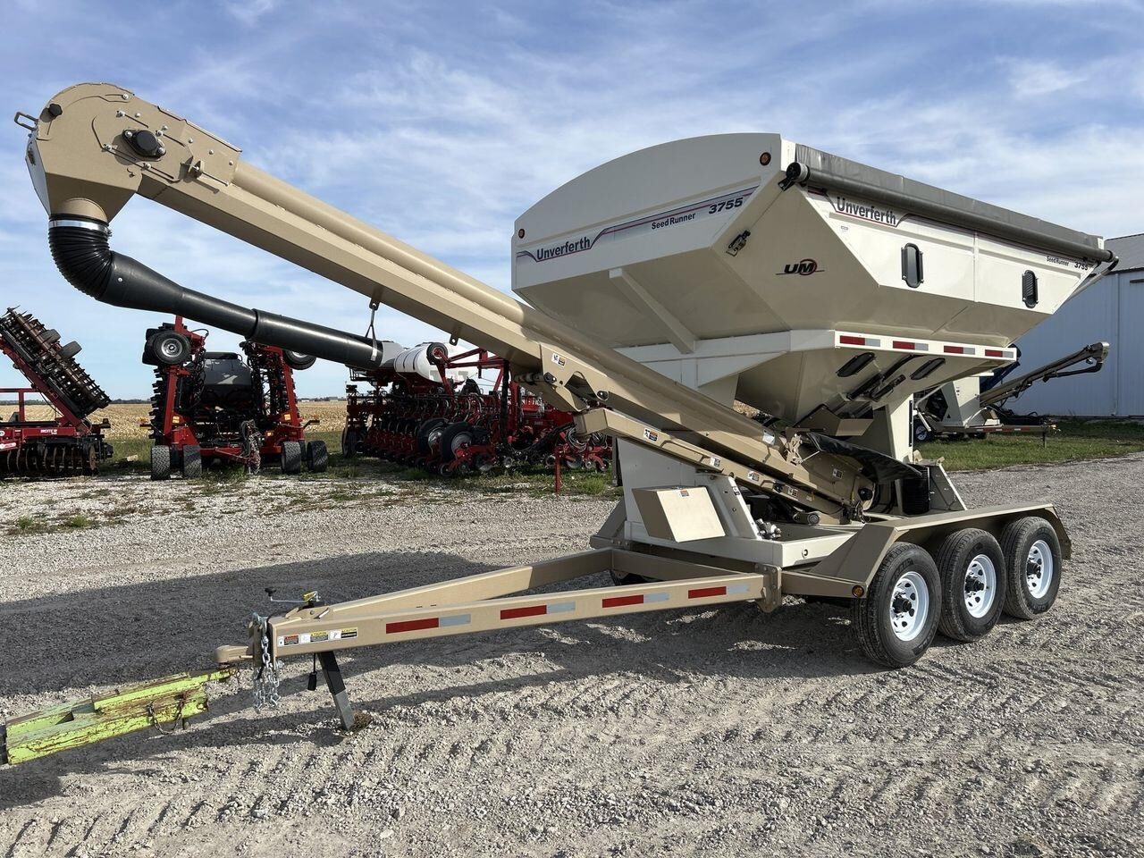 2022 Unverferth 3755 Seed Tender