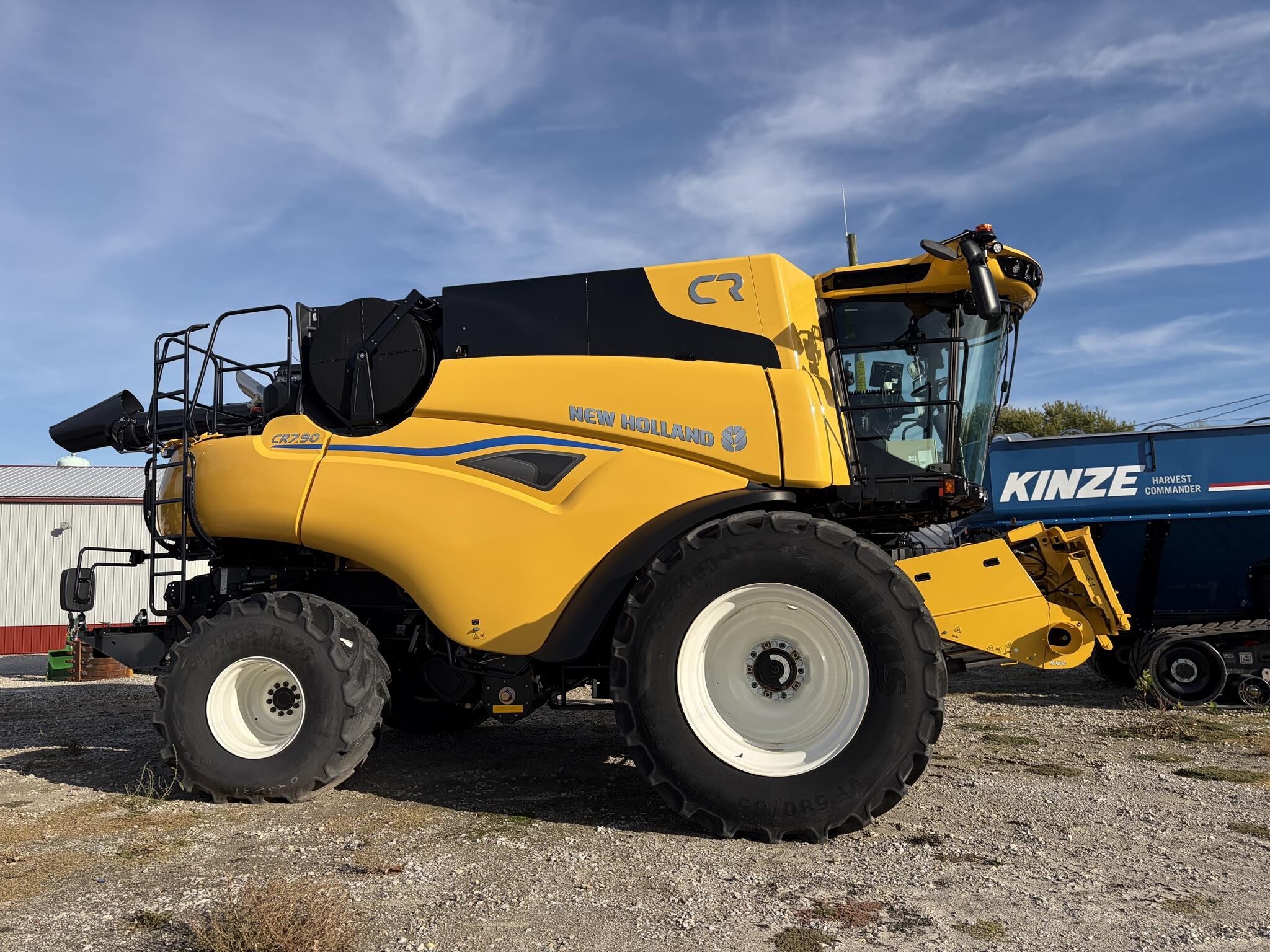 2024 New Holland CR7.90 REVELATION Combine