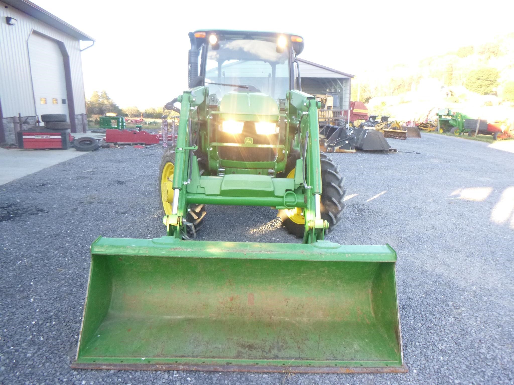 2019 John Deere 5075E Tractor