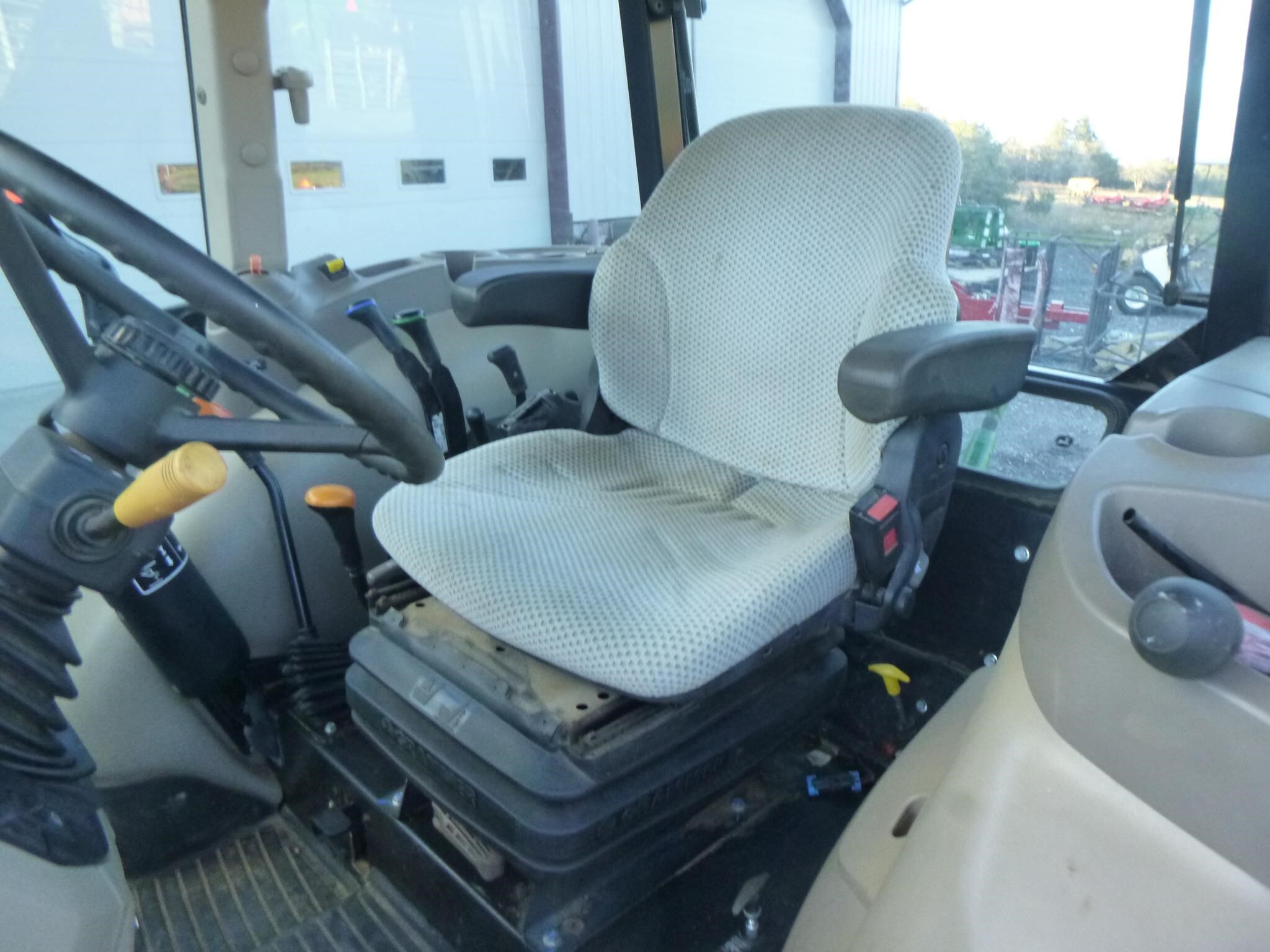 2019 John Deere 5075E Tractor