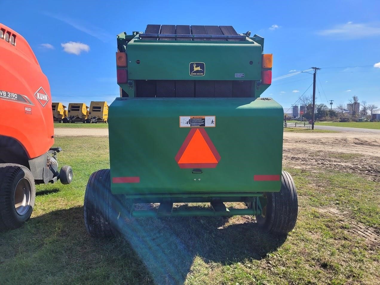 2001 John Deere 457 Round Baler