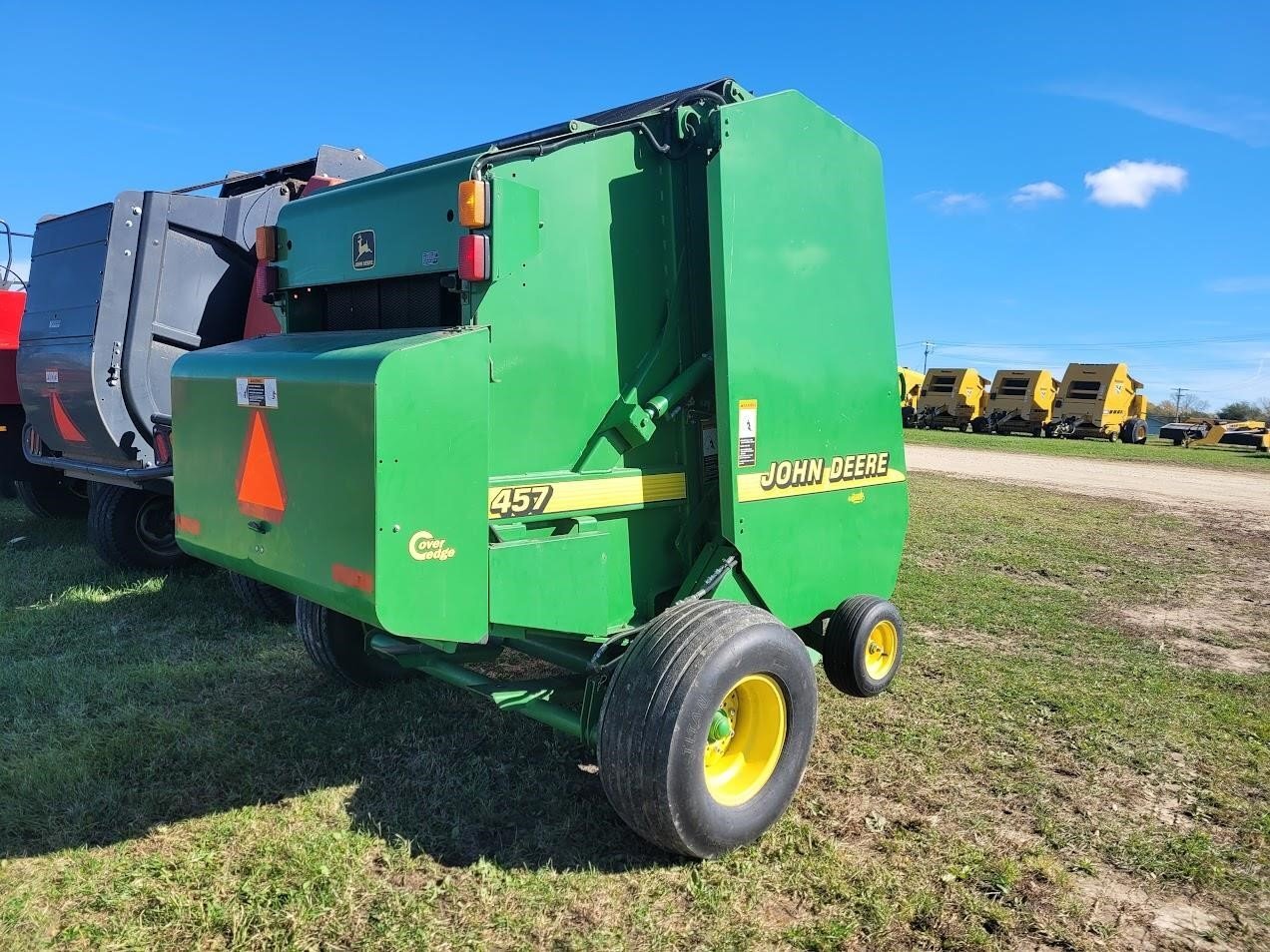2001 John Deere 457 Round Baler