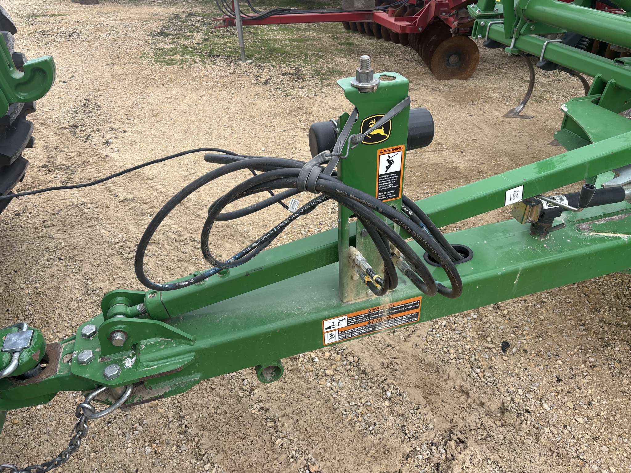 2014 John Deere 2210 Field Cultivator