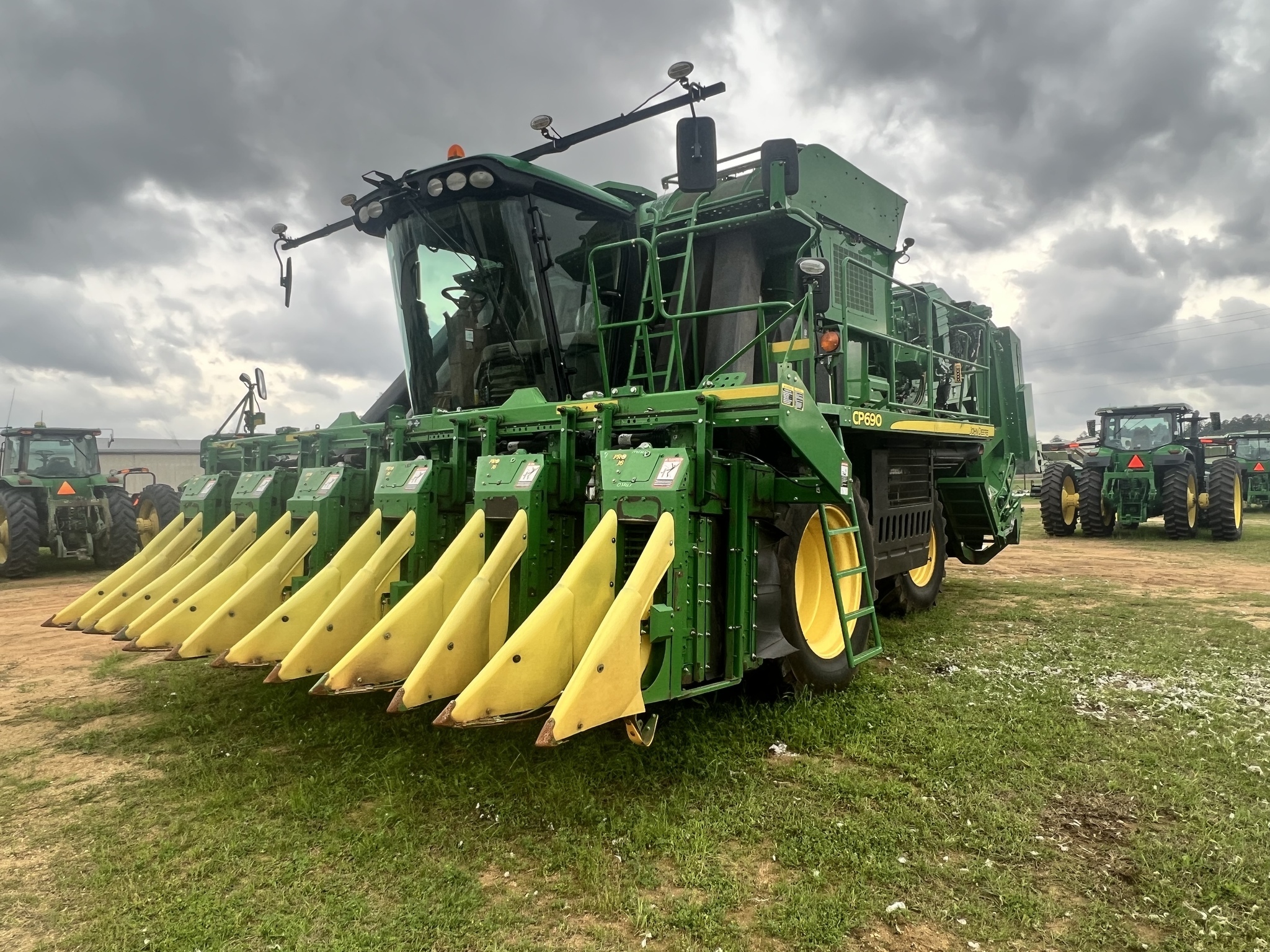 2019 John Deere CP690 Cotton Equipment