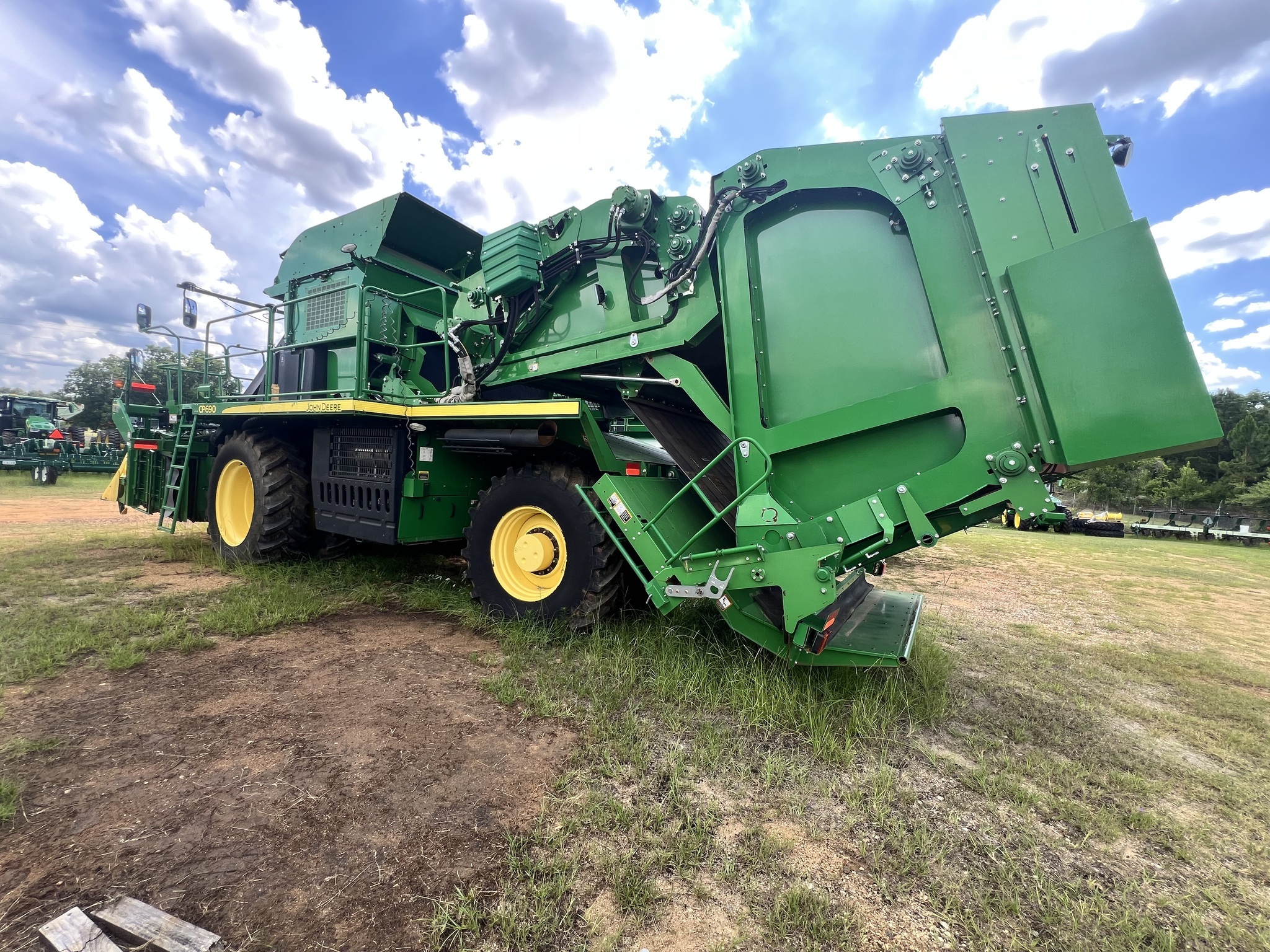 2019 John Deere CP690 Cotton Equipment