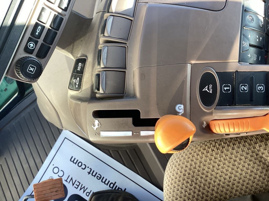 2022 John Deere 6175R Tractor