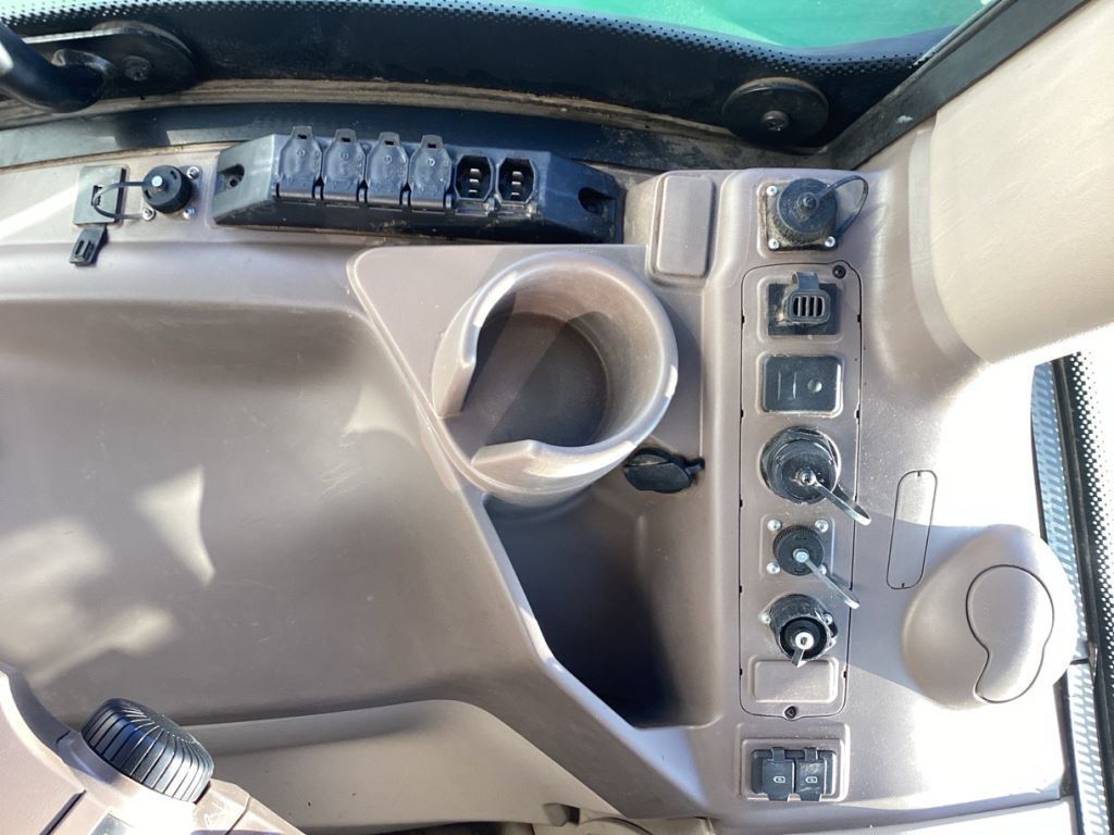 2022 John Deere 6175R Tractor