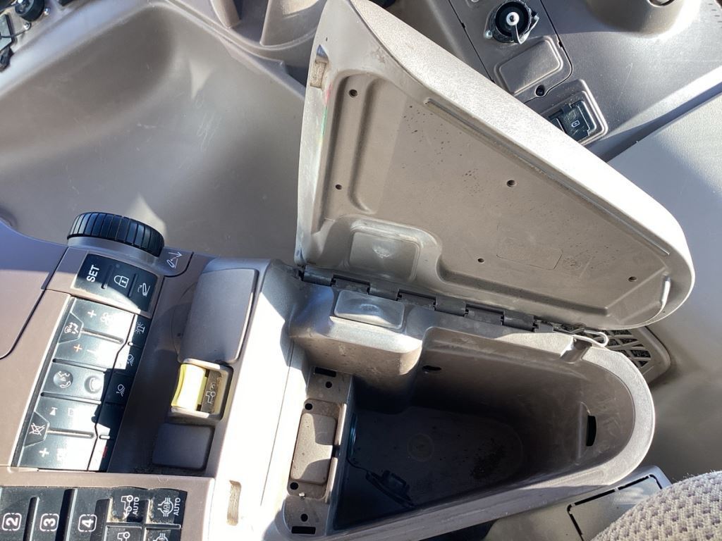 2022 John Deere 6175R Tractor