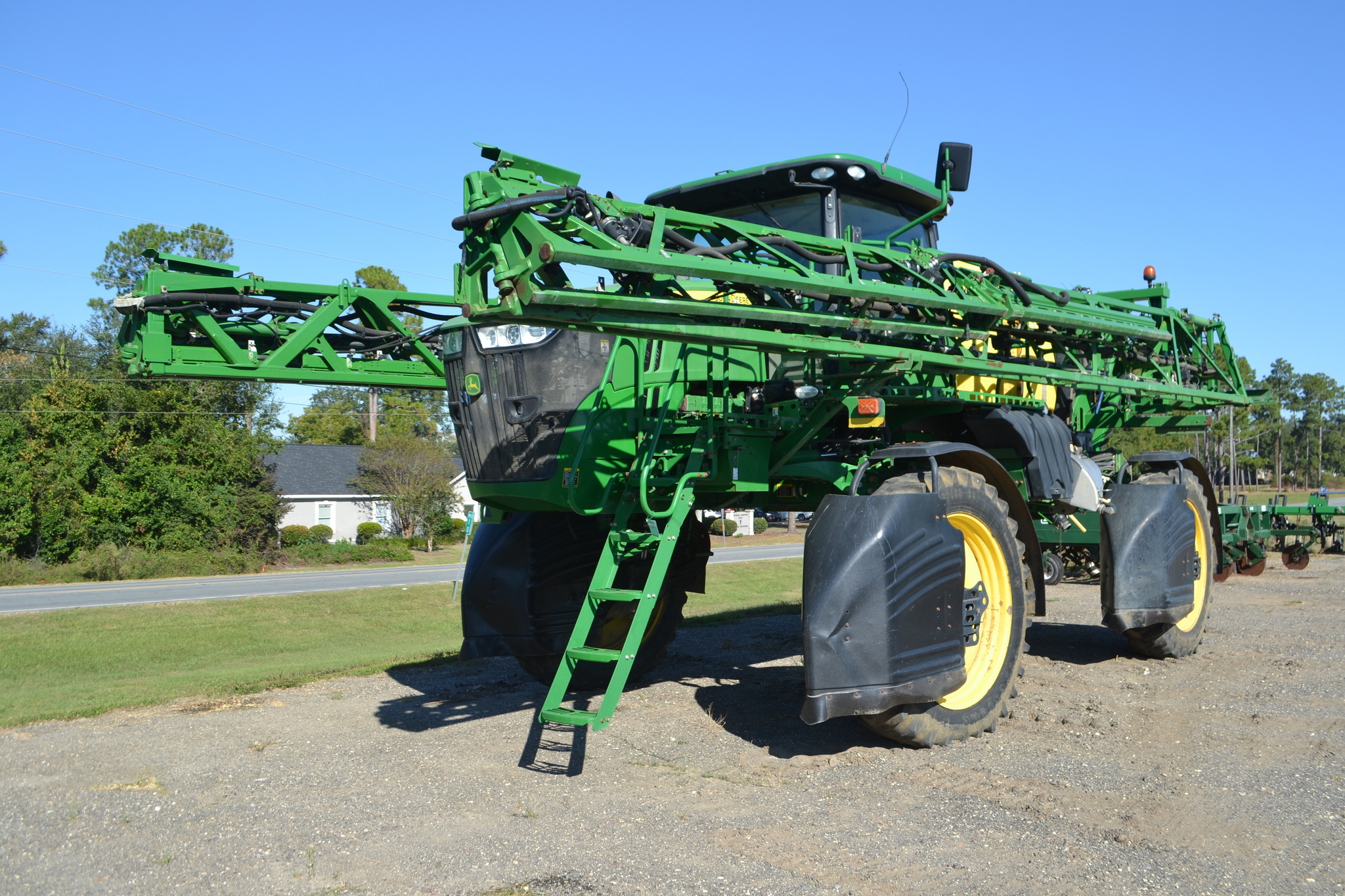 2017 John Deere R4030 Self-Propelled Sprayer