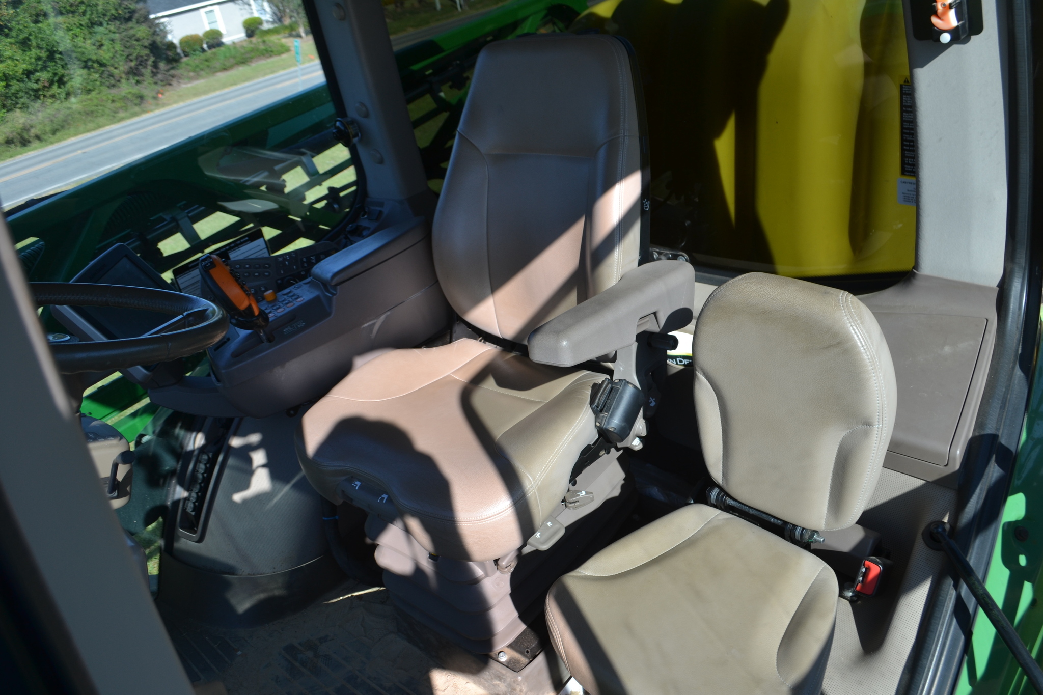 2017 John Deere R4030 Self-Propelled Sprayer