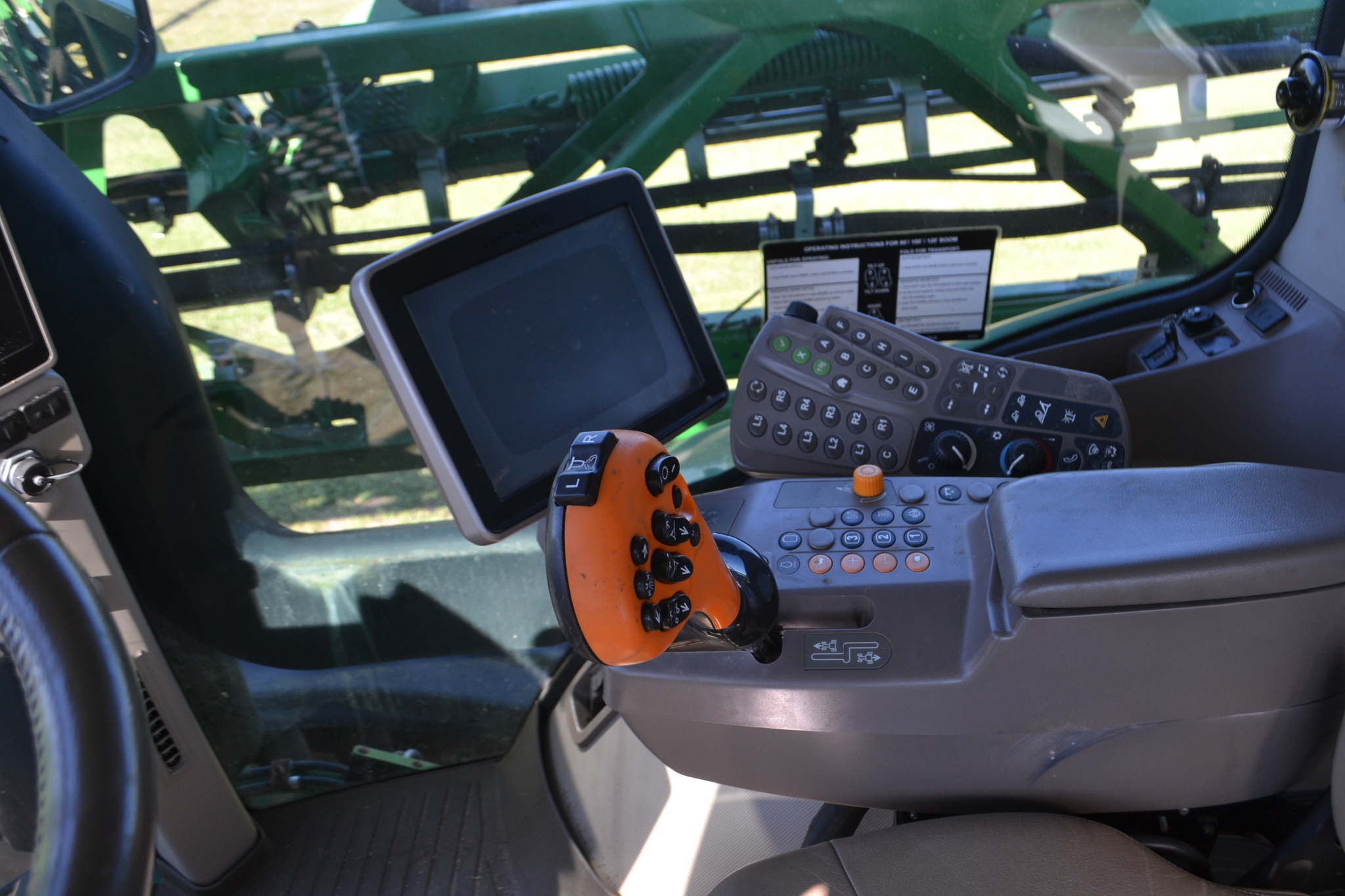 2017 John Deere R4030 Self-Propelled Sprayer
