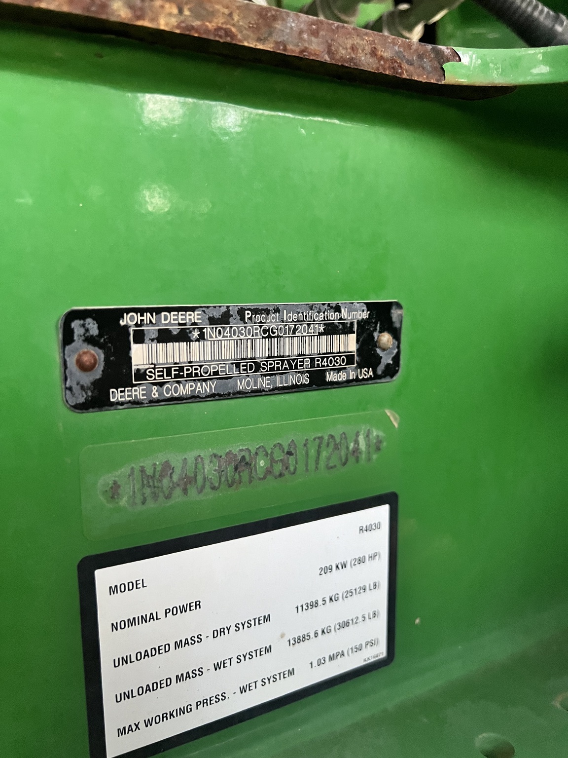2017 John Deere R4030 Self-Propelled Sprayer
