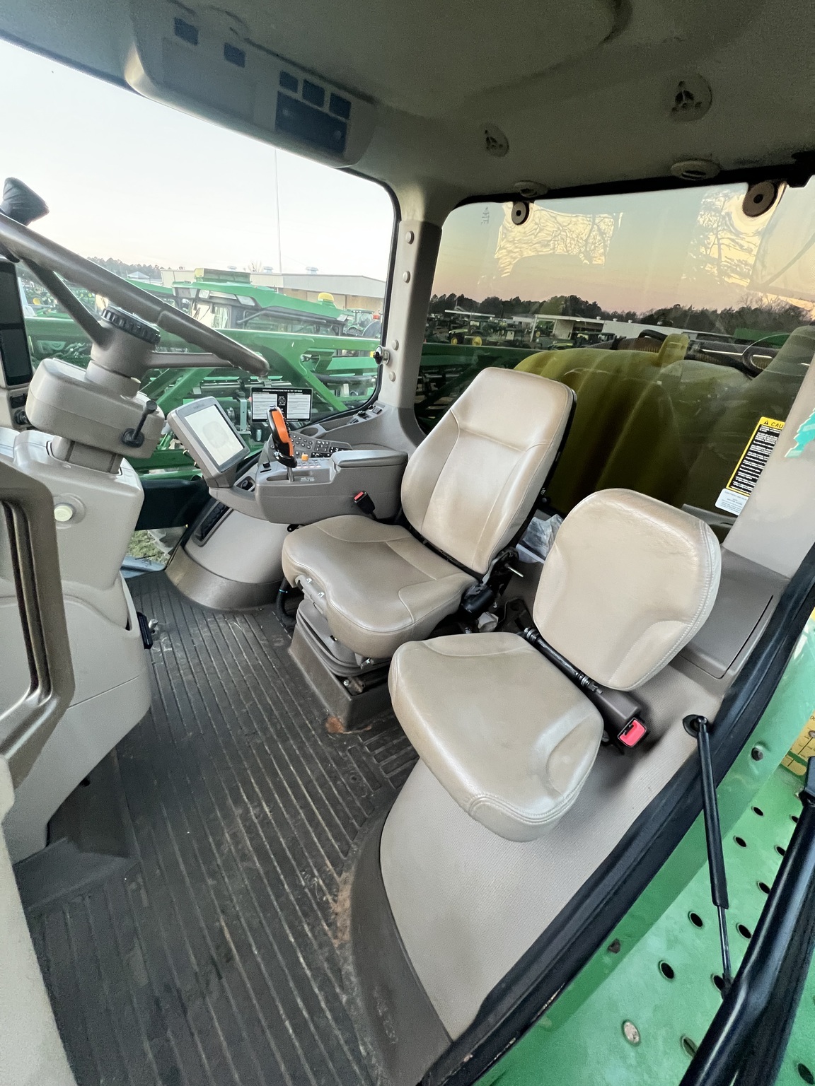 2017 John Deere R4030 Self-Propelled Sprayer