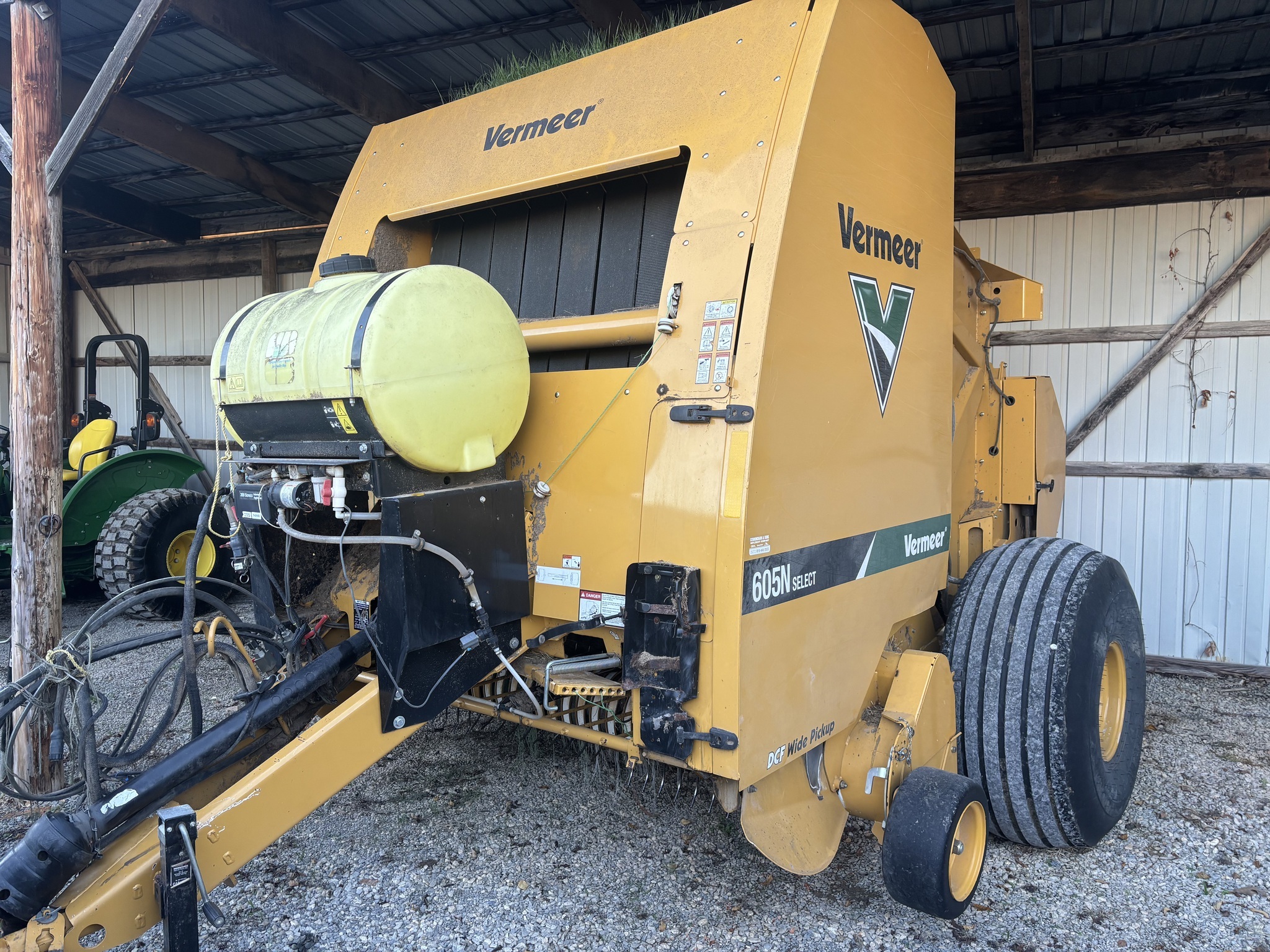 2016 Vermeer 605N Select Round Baler