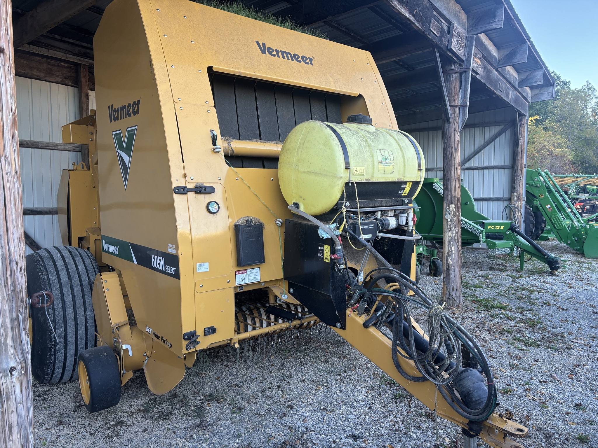 2016 Vermeer 605N Select Round Baler