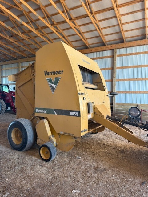 2015 Vermeer 605N Round Baler