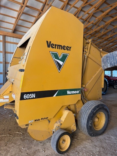 2015 Vermeer 605N Round Baler