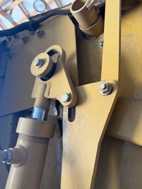 2015 Vermeer 605N Round Baler