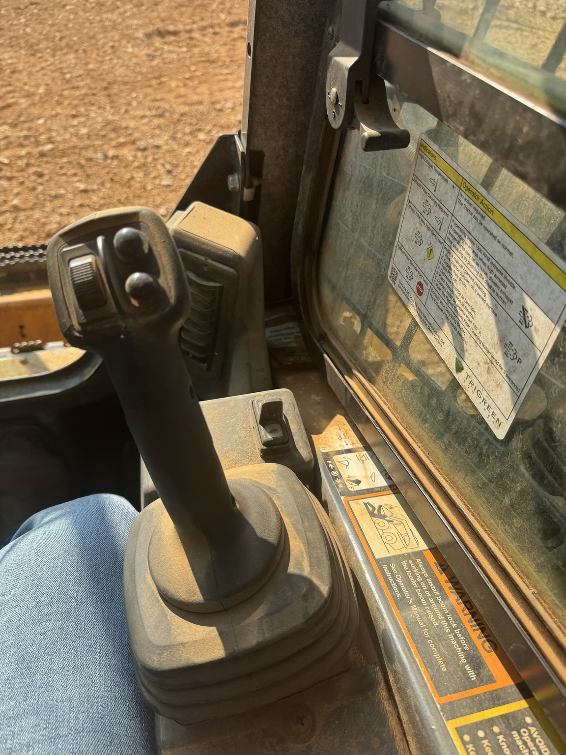 2023 Deere 325G Skid Steer