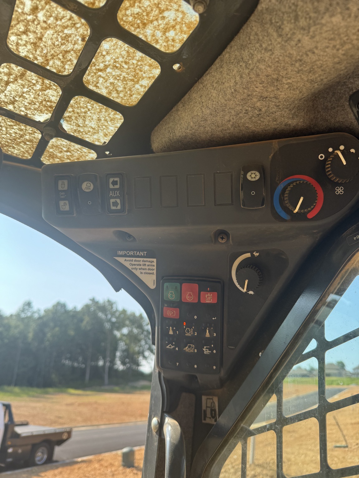 2023 Deere 325G Skid Steer