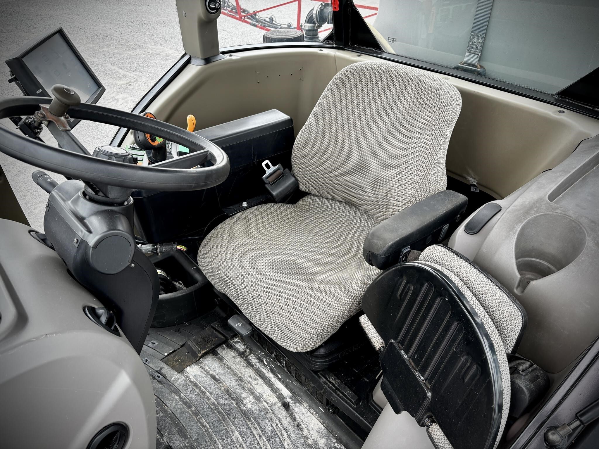 2017 Case IH Patriot 2250 Self-Propelled Sprayer