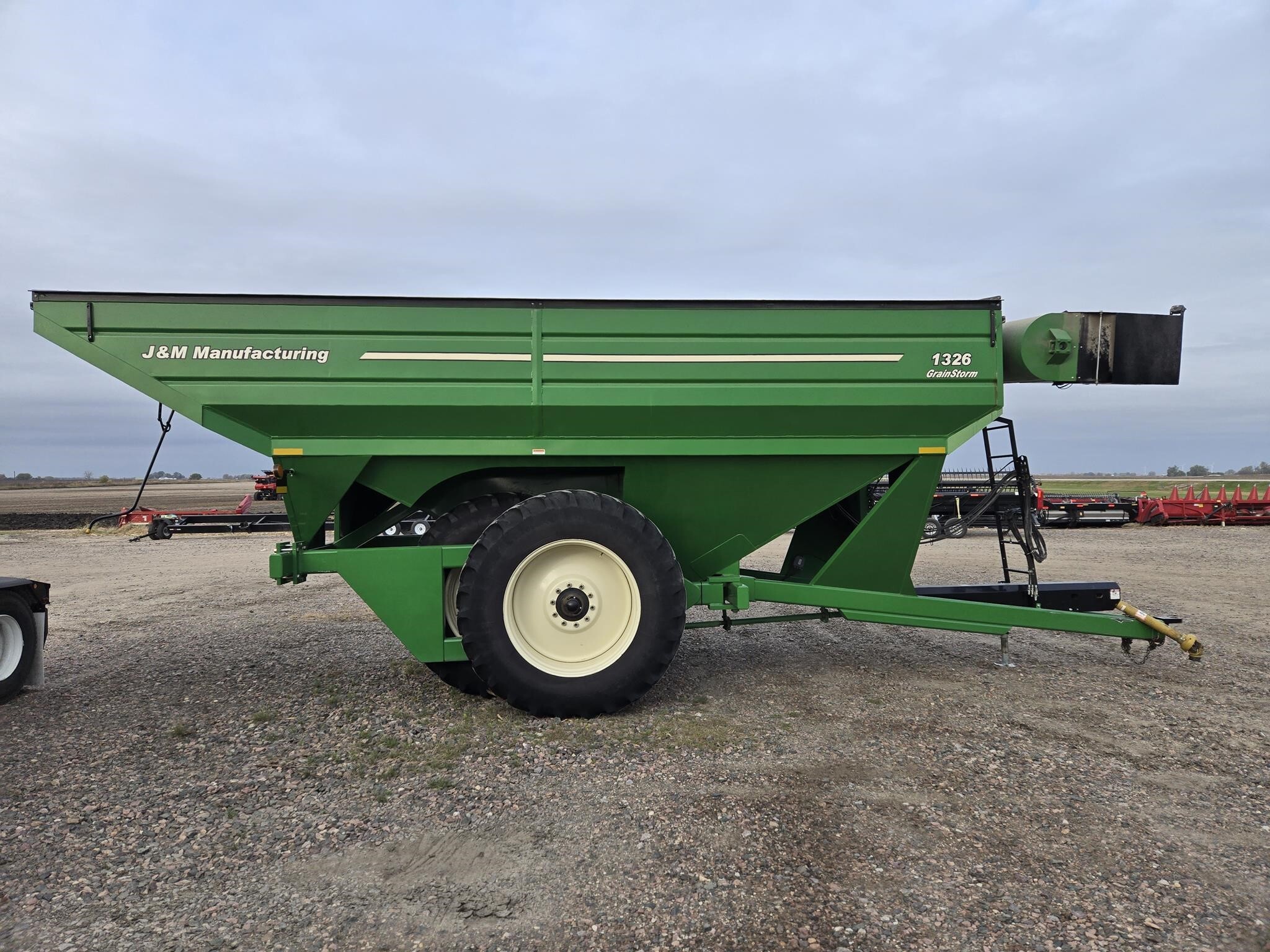 2011 J&M 1326-22D Grain Cart