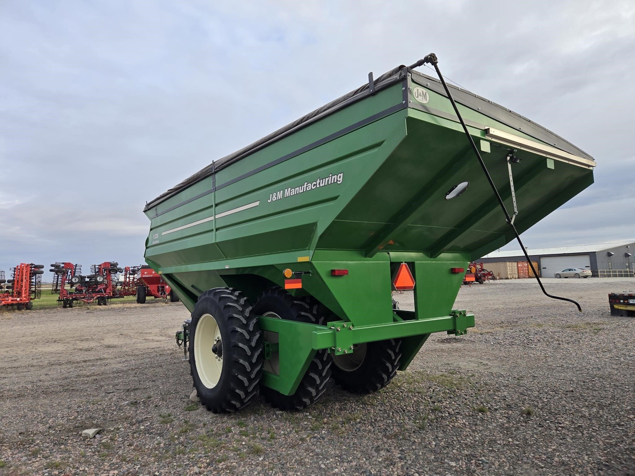 2011 J&M 1326-22D Grain Cart