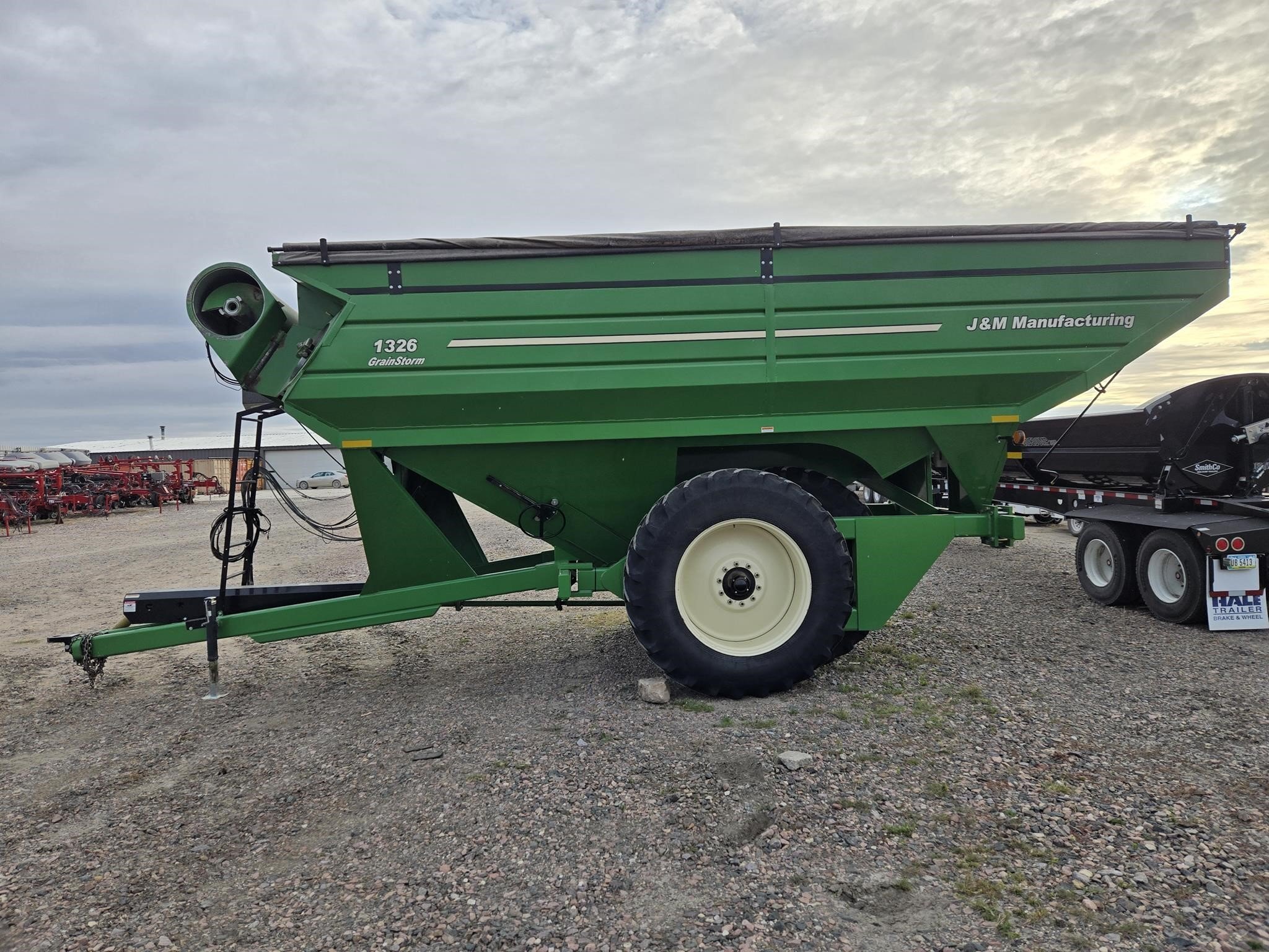 2011 J&M 1326-22D Grain Cart