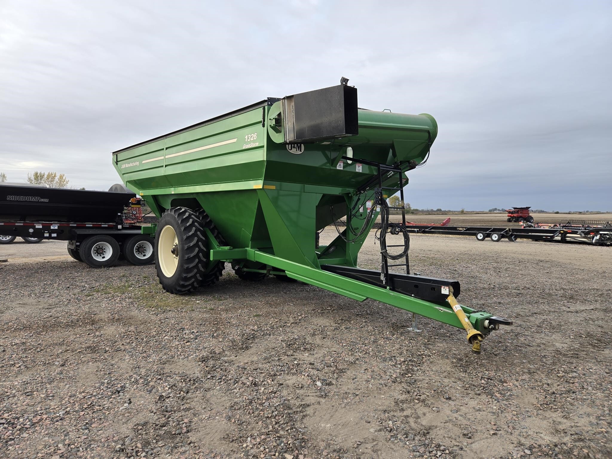 2011 J&M 1326-22D Grain Cart