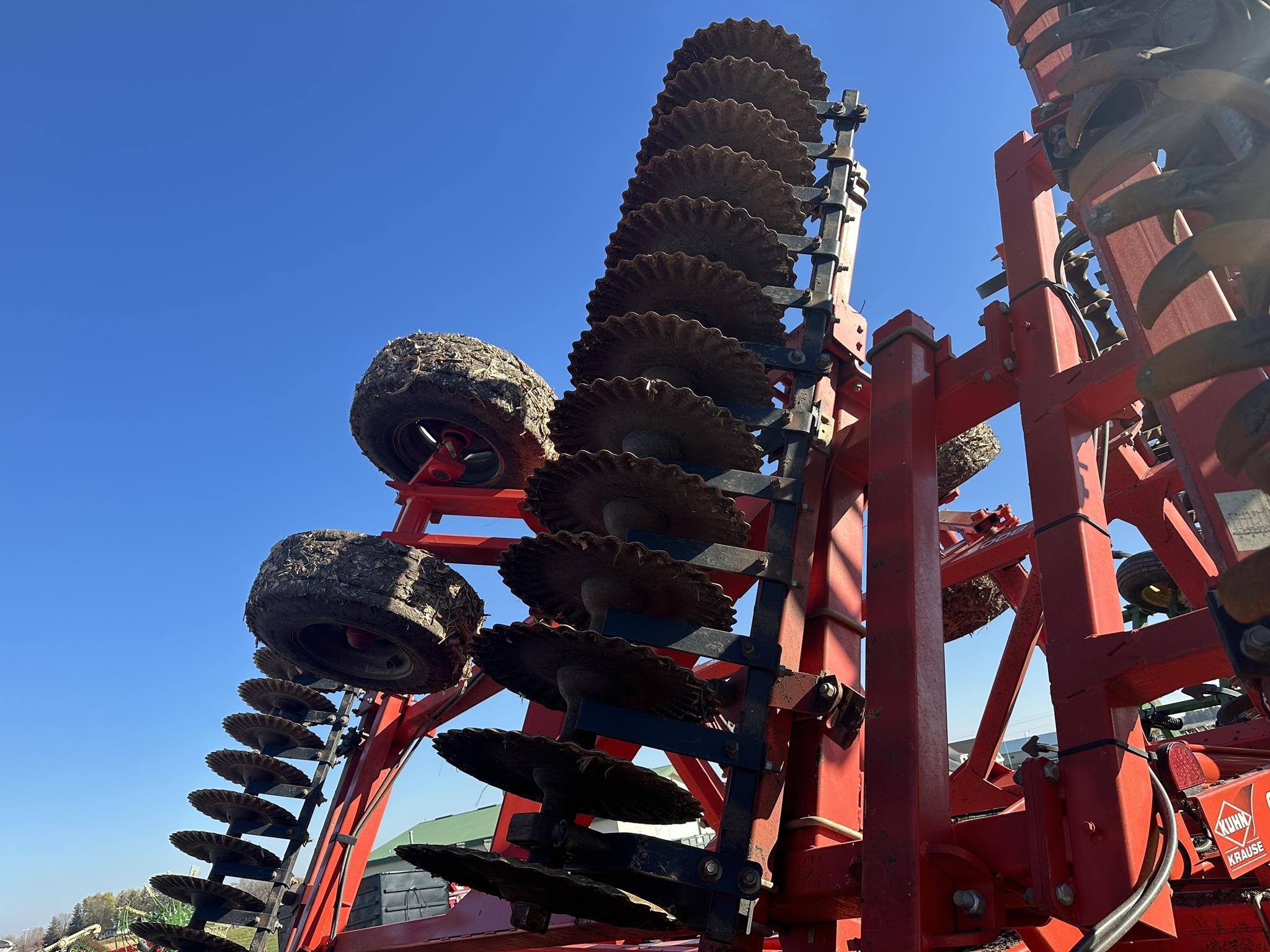 2016 Kuhn Krause 8005-30 Vertical Tillage