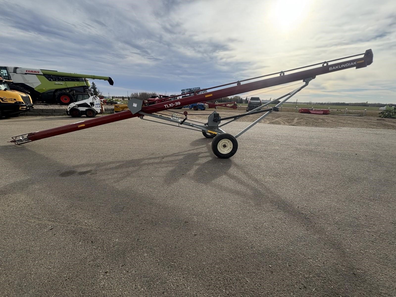 2013 Sakundiak 10x39 Augers and Conveyor