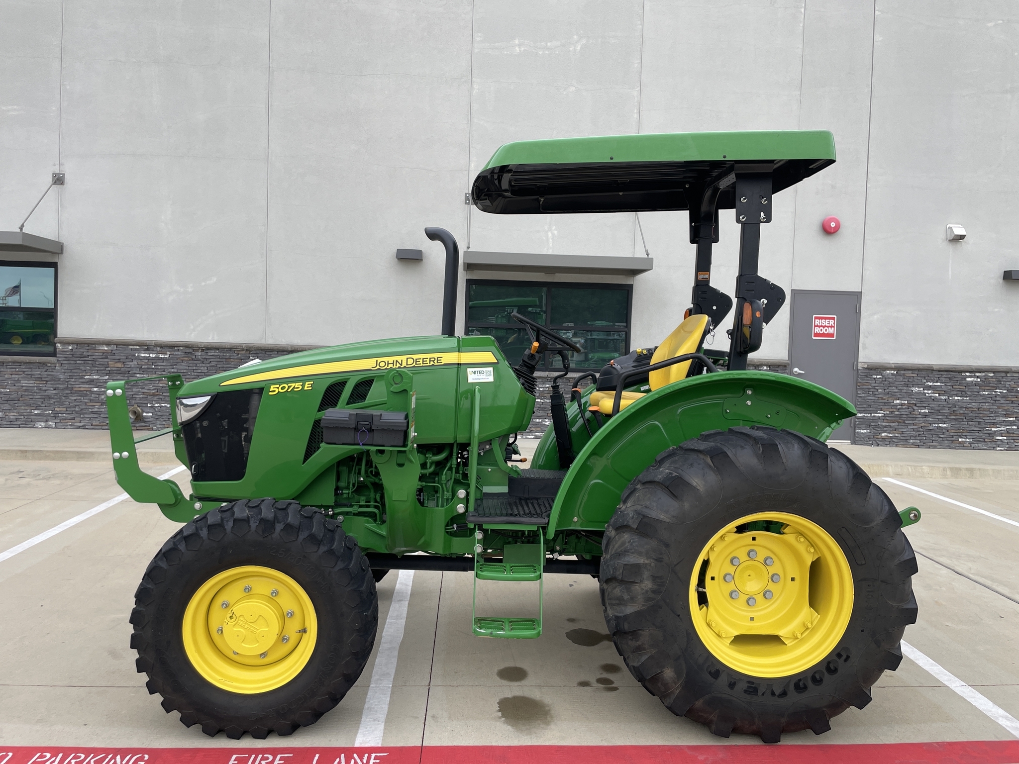2024 John Deere 5075E Tractor