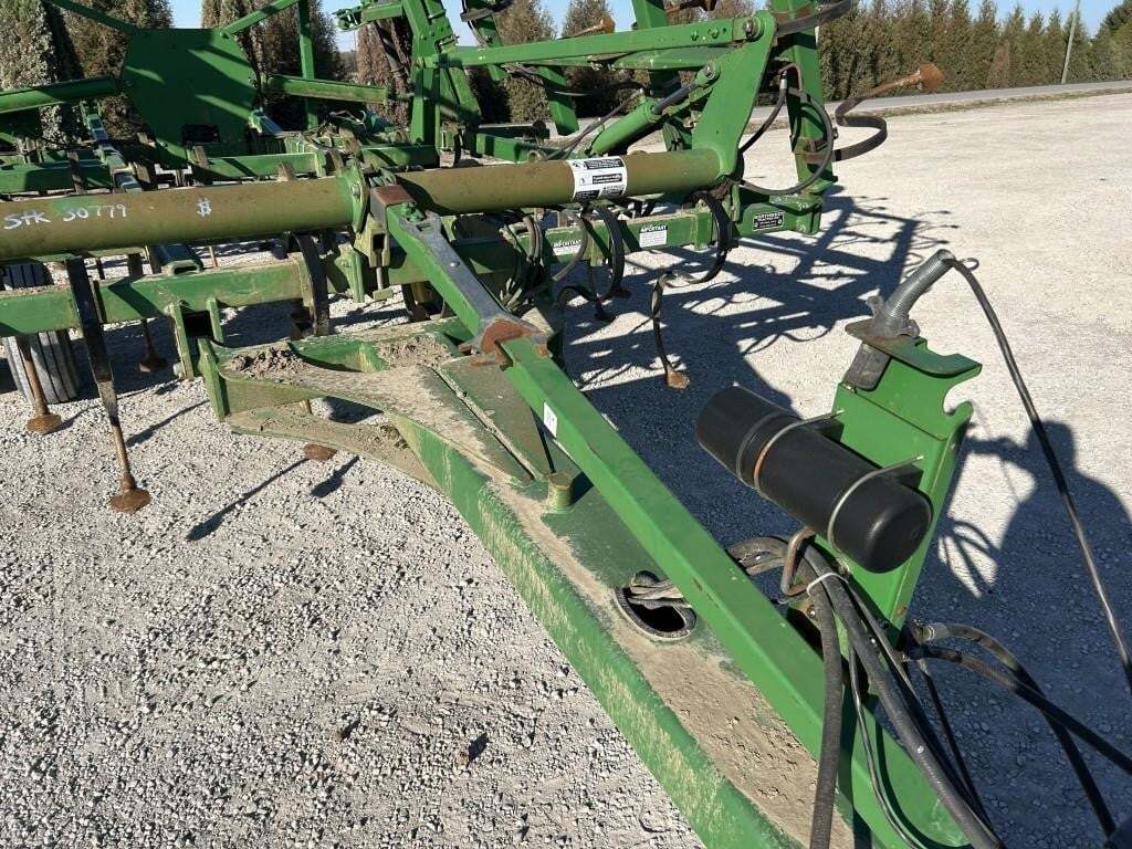  John Deere 2210 Field Cultivator