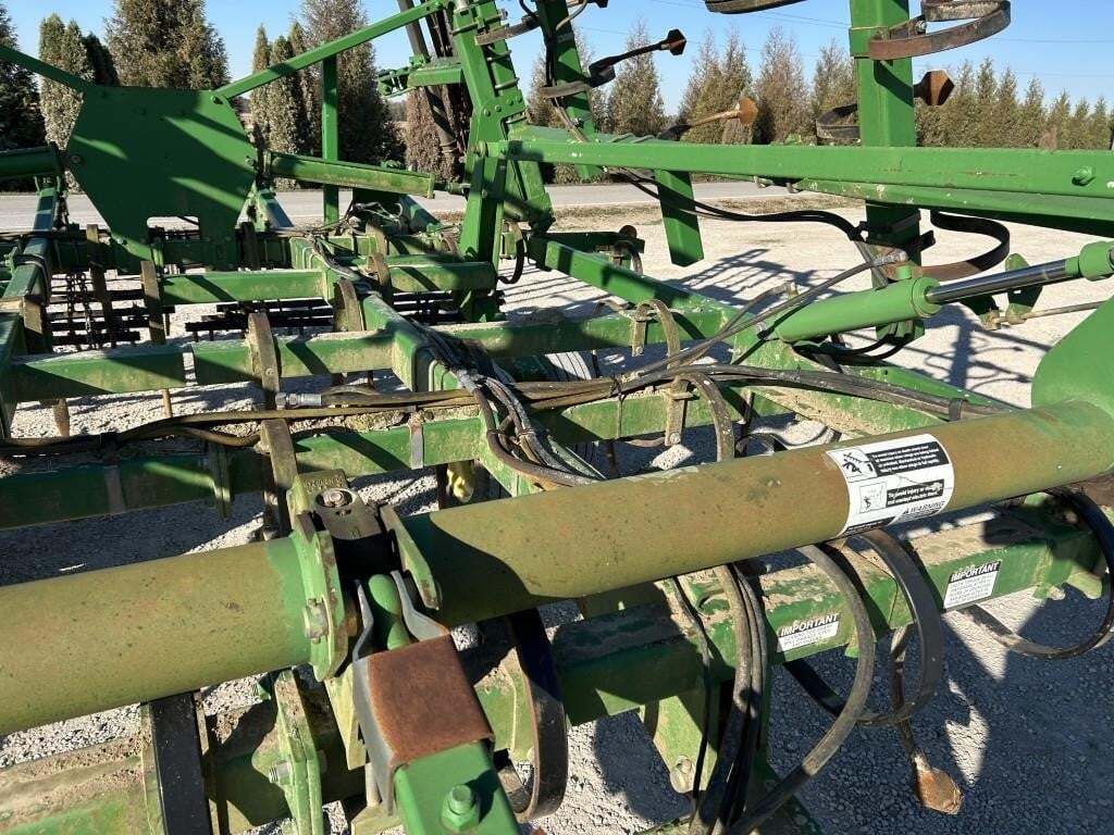  John Deere 2210 Field Cultivator