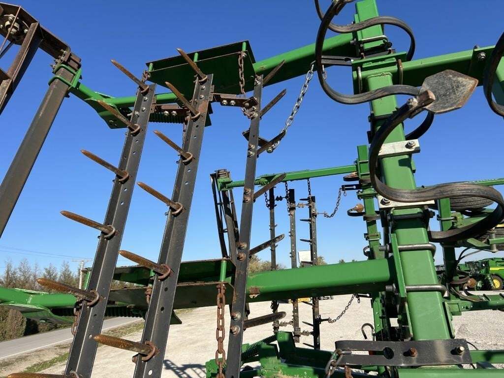  John Deere 2210 Field Cultivator