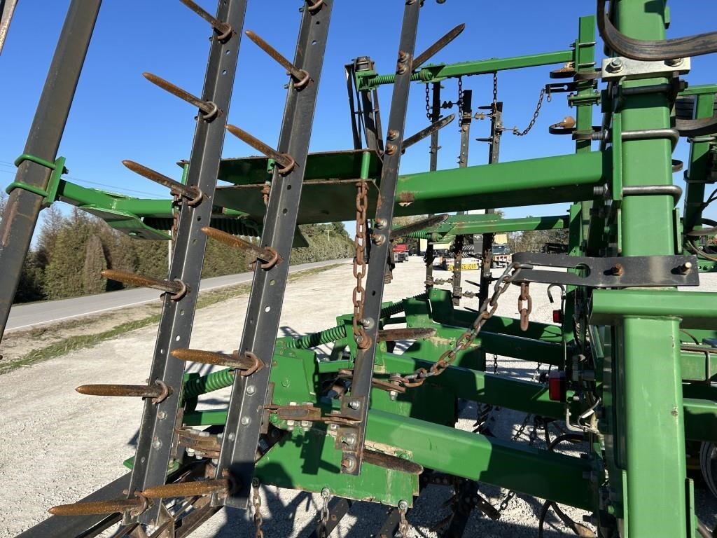  John Deere 2210 Field Cultivator