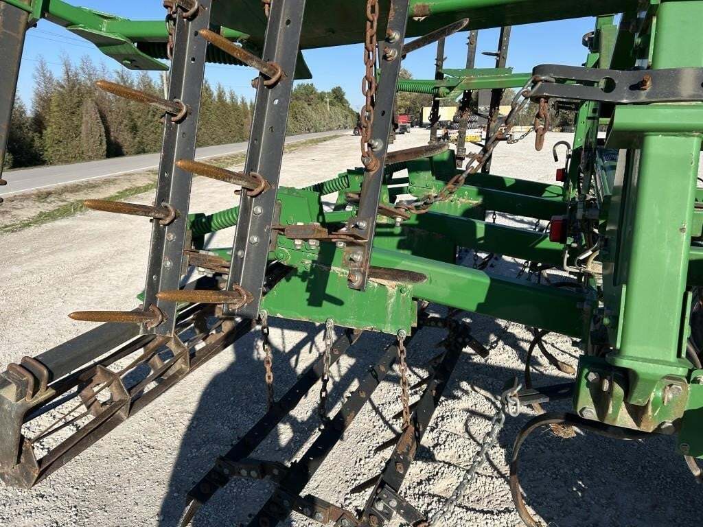 John Deere 2210 Field Cultivator