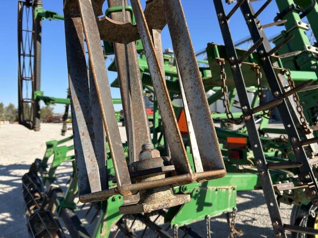  John Deere 2210 Field Cultivator